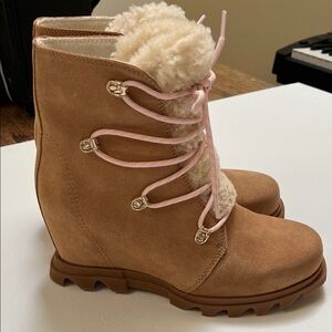 Sorel Joan of Arctic III WATERPROOF Tan Winter Boots!